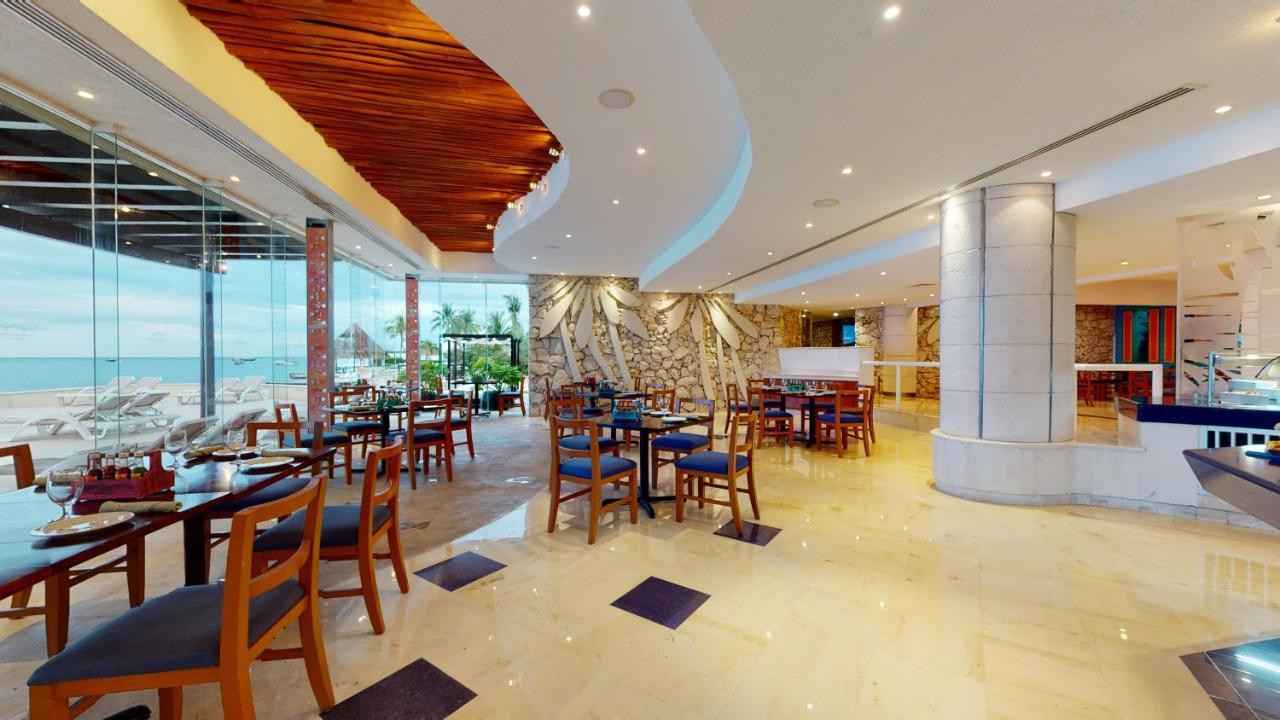 Grand Park Royal Cozumel Otel Dış mekan fotoğraf The restaurant at the hotel
