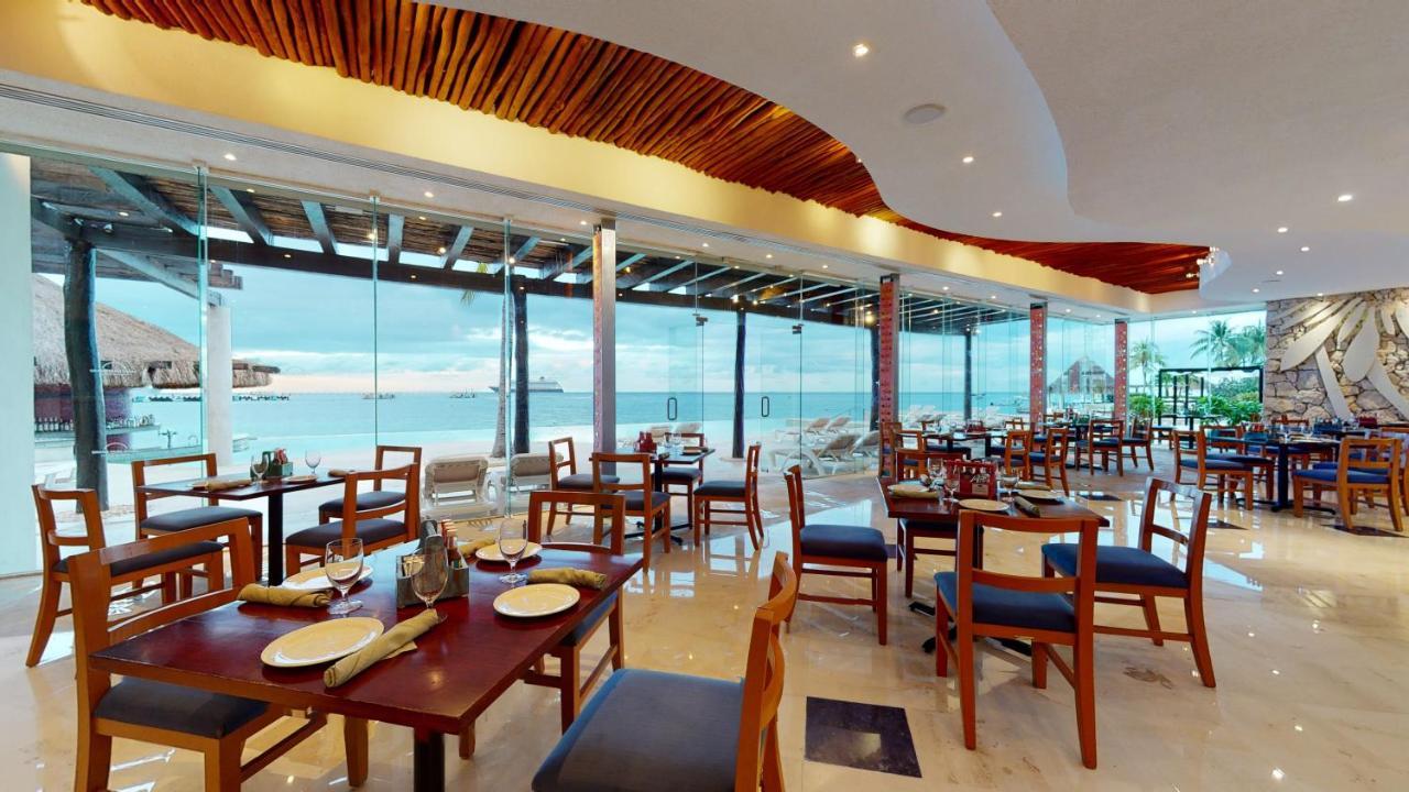 Grand Park Royal Cozumel Otel Dış mekan fotoğraf Restaurant at the hotel