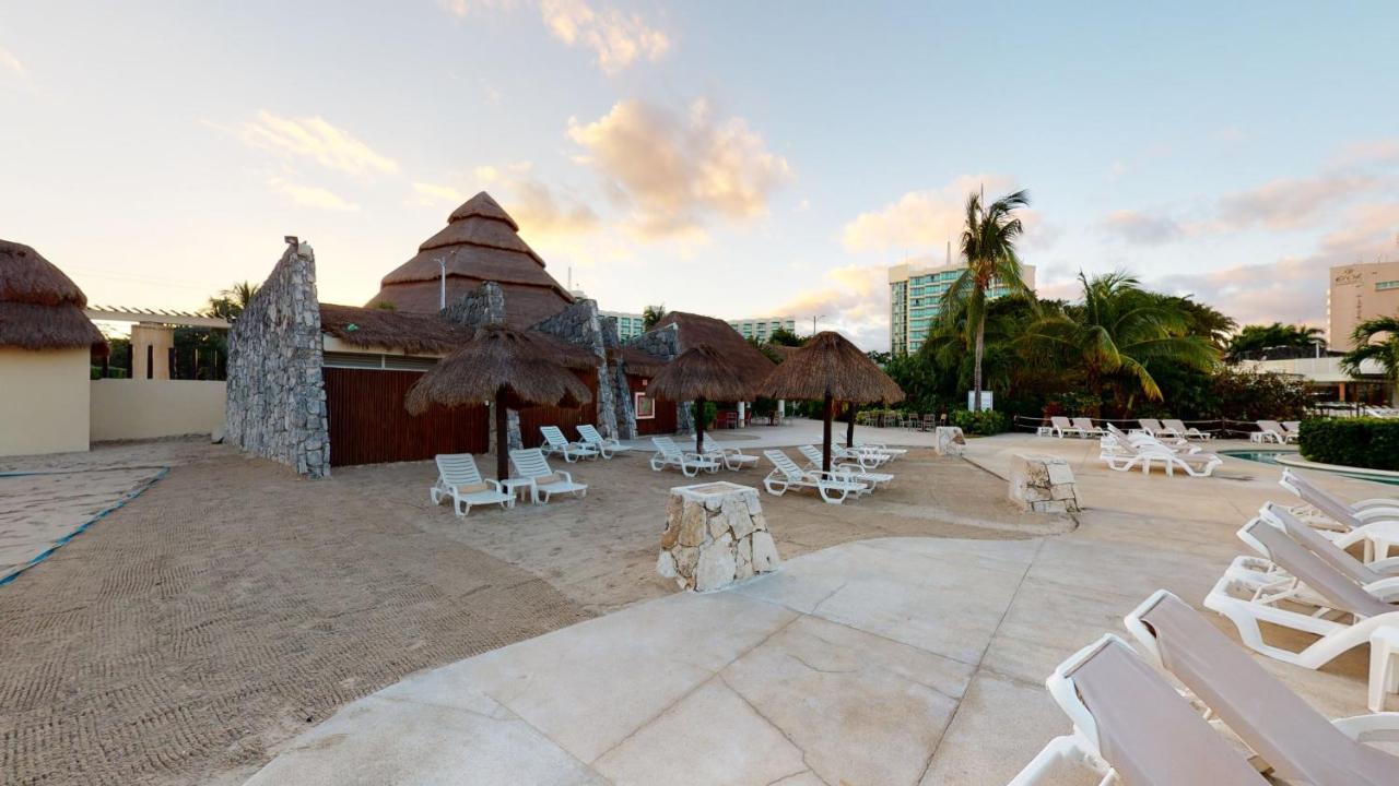 Grand Park Royal Cozumel Otel Dış mekan fotoğraf Beach at the Grand Palladium Hotel