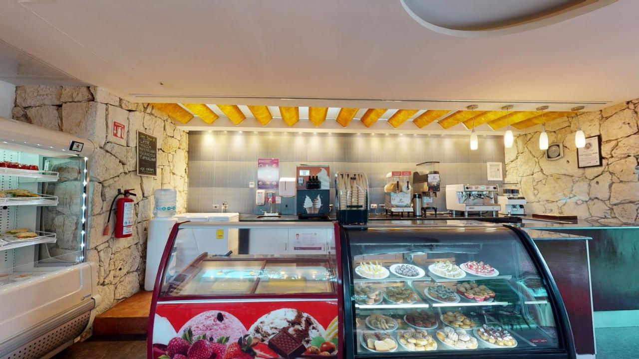 Grand Park Royal Cozumel Otel Dış mekan fotoğraf Gelateria in India
